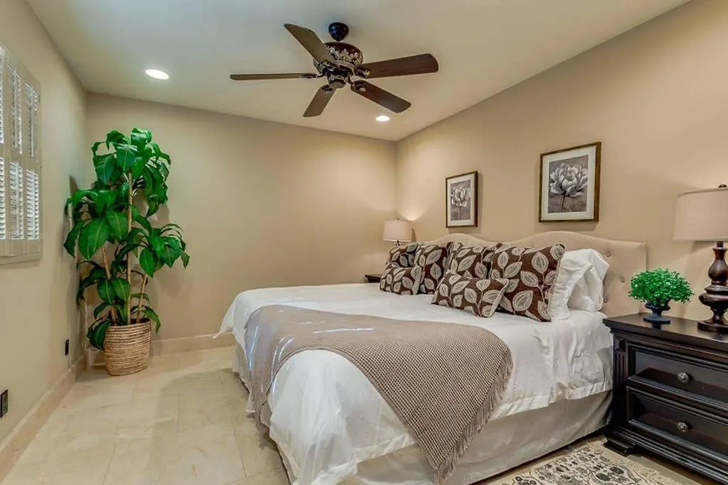 Estate Resort Style Oasis 6Bdrm, 5.5 Bath Heated Pool With Misters Scottsdale
